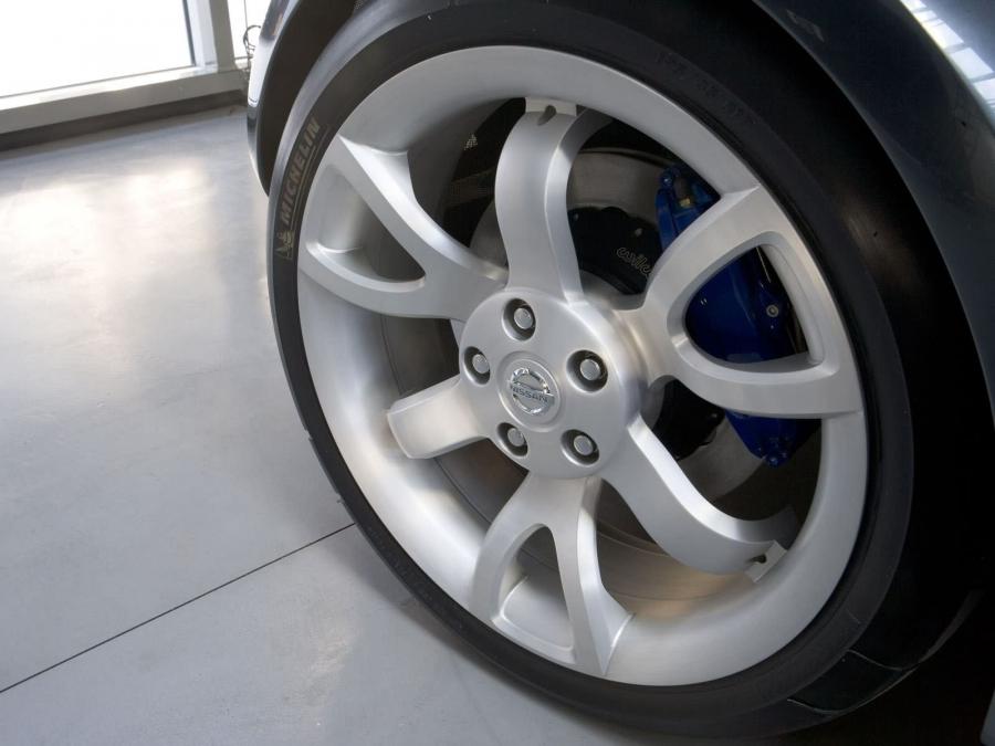  Nissan Urge Concept 2006 года  (фото 9 из 27)